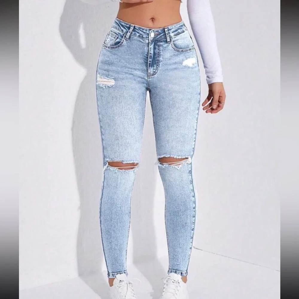 ripped skinny jeans - Picture 3 of 3